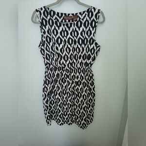 Women Size Large Black White Geometric Sleeveless Zip Pockets Elastic‎ Waist